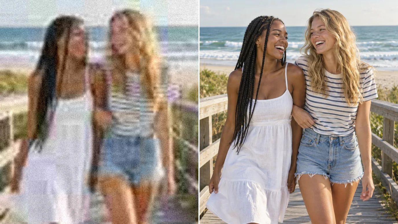 Før og efter: et kornet snapshot i lav opløsning af to venner, der griner på en strand, og derefter samme foto større og skarpere med tydelige ansigter og sandtekstur.